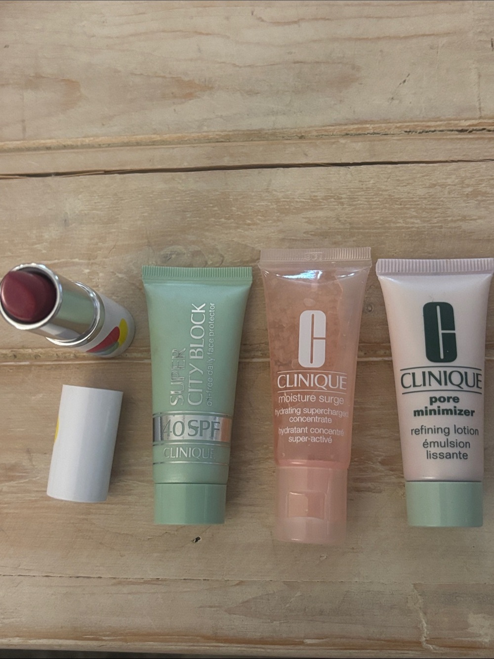 Clinique Mini Skincare & Lipstick Trio (921)